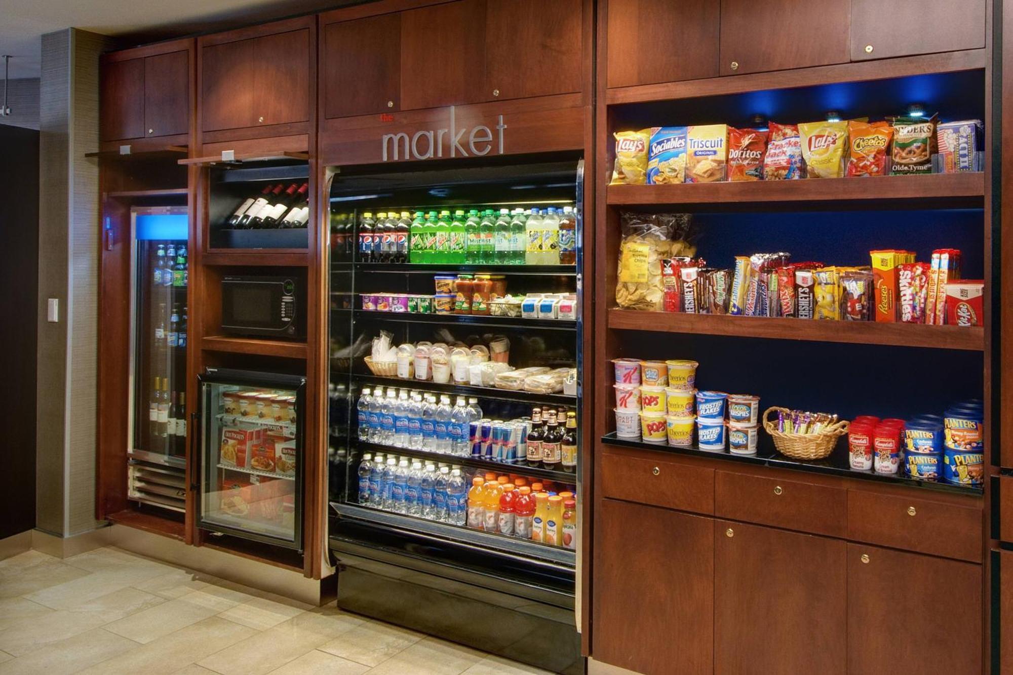 Courtyard By Marriott Madison East Hotel Exterior foto